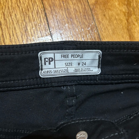 Free People Womens W 24 Black So Chic Biker Shorts Raw Edge Fringe Hems - Picture 3 of 10